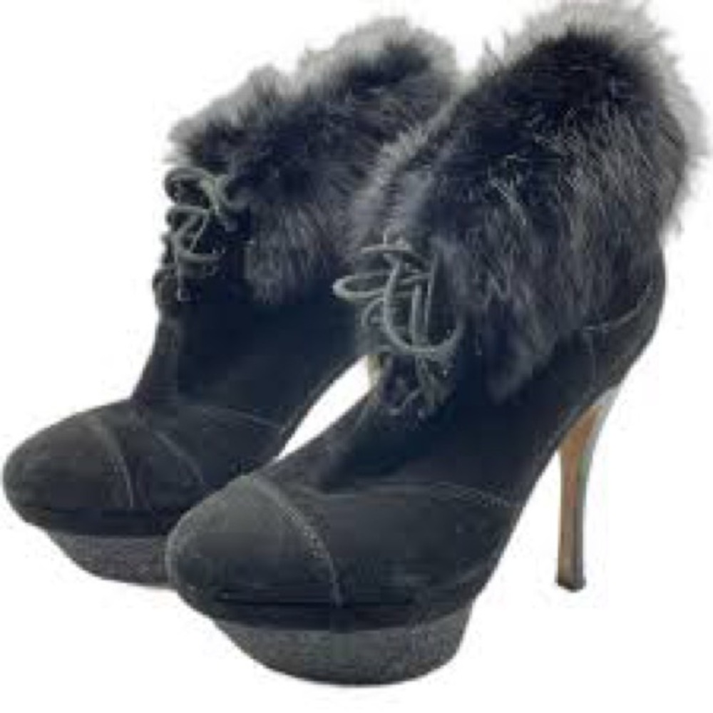 NEW - L.A.M.B faux fur ankle boots- Size 6